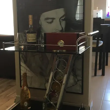 Havana Апартаменти *